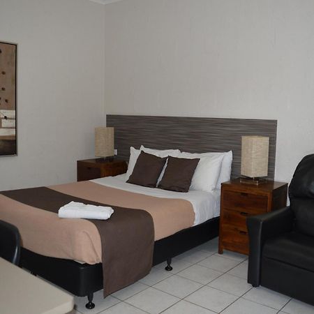 Mid City Motor Inn Gladstone Pokój zdjęcie